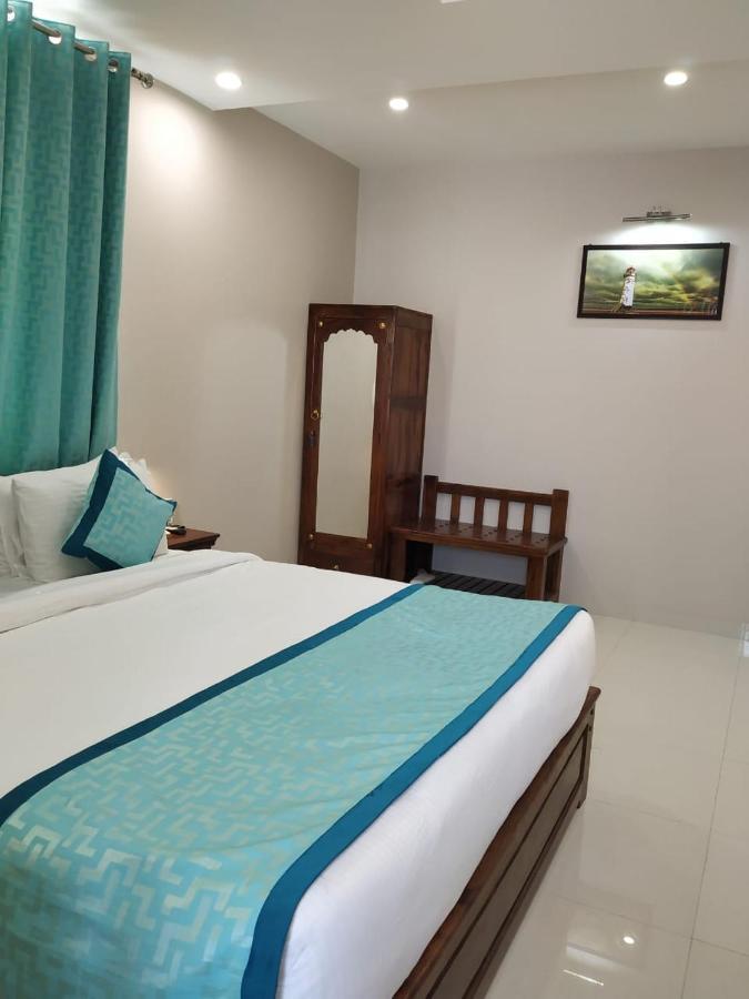 Hotel The Lighthouse Jaipur Exteriör bild
